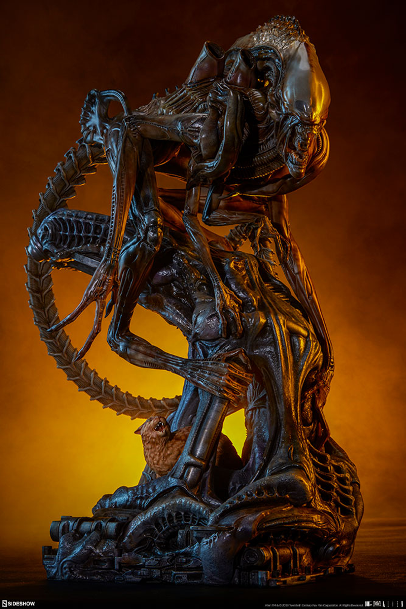 Illustration for article titled Forget the Xenomorph, Jonesy the Cat Is the Real Star of This Alien Statue
